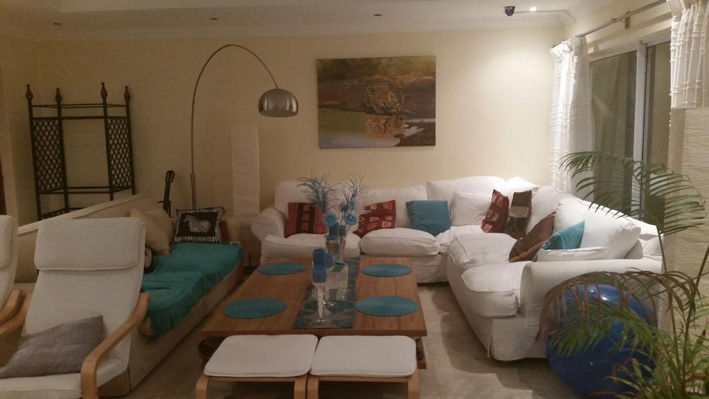 Natalie Guesthouse Bloubergstrand Bagian luar foto