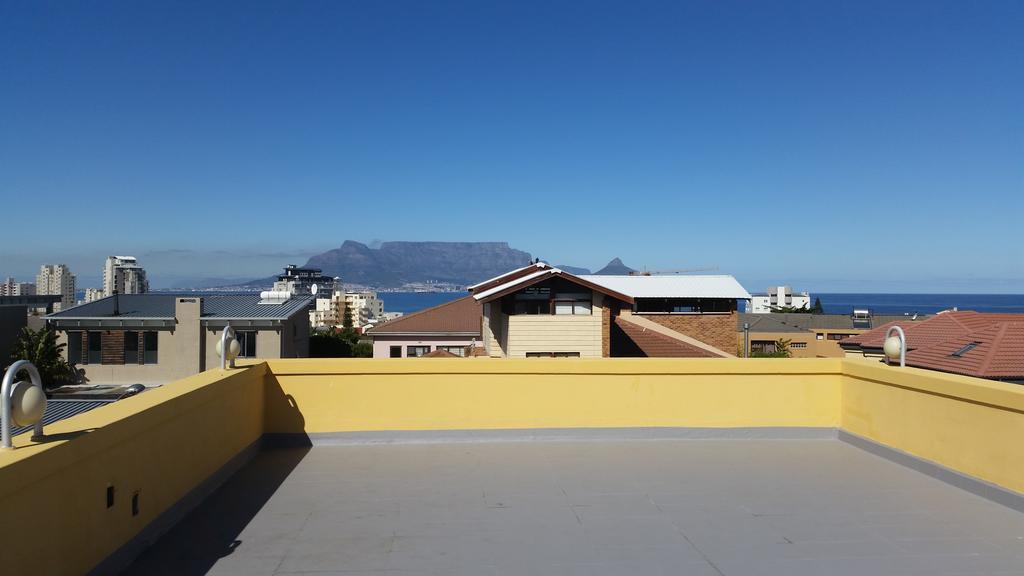 Natalie Guesthouse Bloubergstrand Bagian luar foto