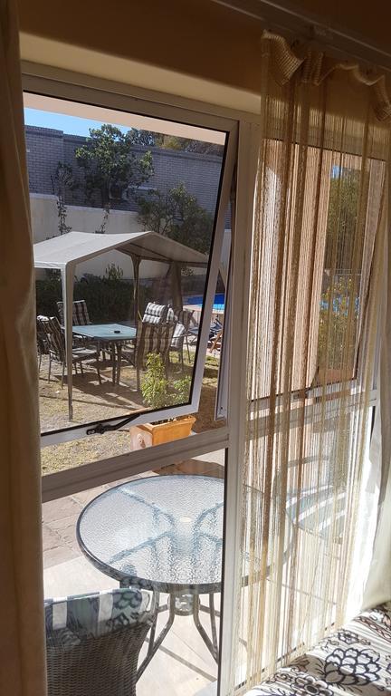 Natalie Guesthouse Bloubergstrand Bagian luar foto