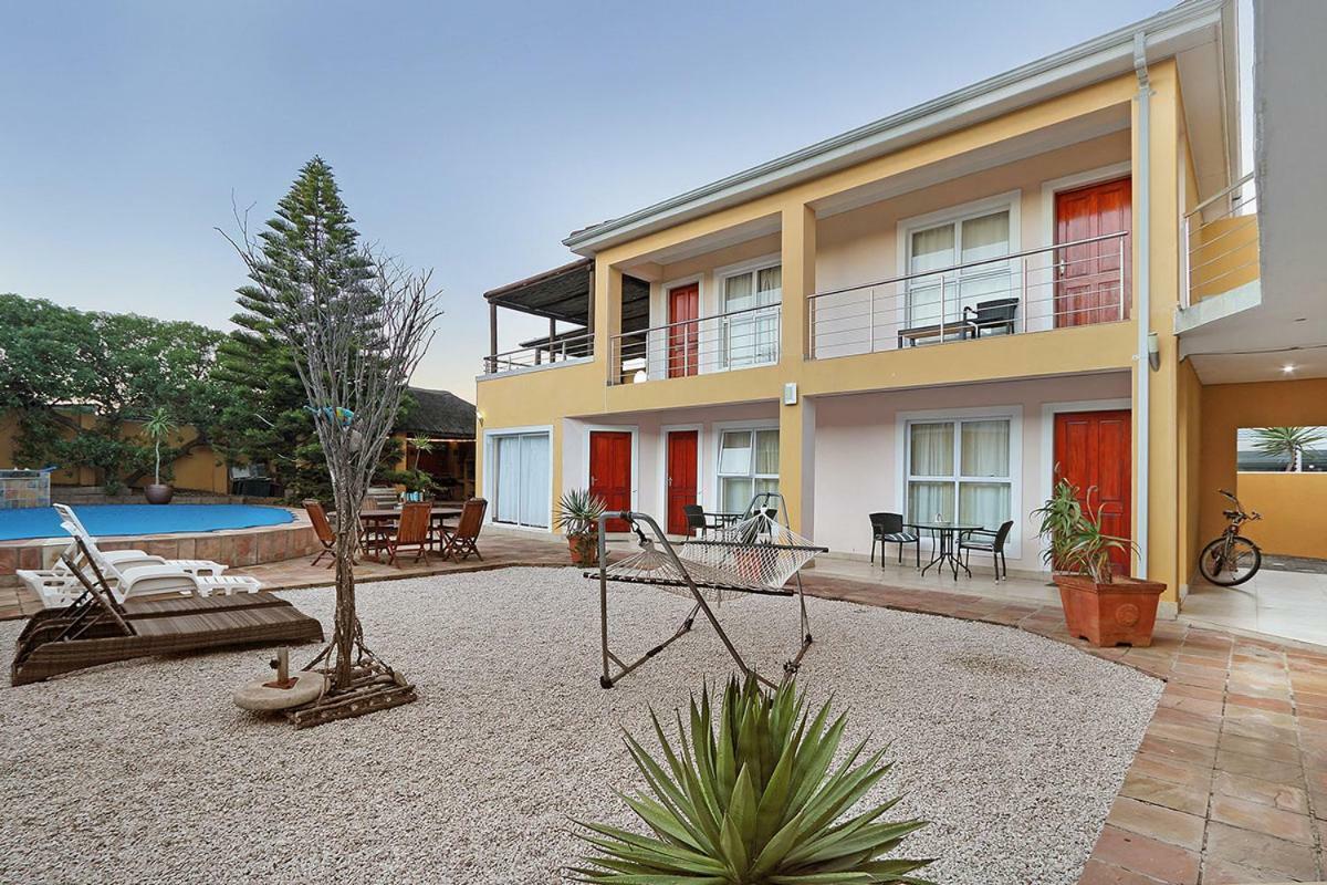 Natalie Guesthouse Bloubergstrand Bagian luar foto